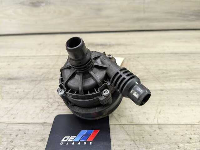 *OEM BMW G01 G05 G20 G22 G30 G42 G80 G82 G83 M3 M4 Engine Auxiliary Water Pump