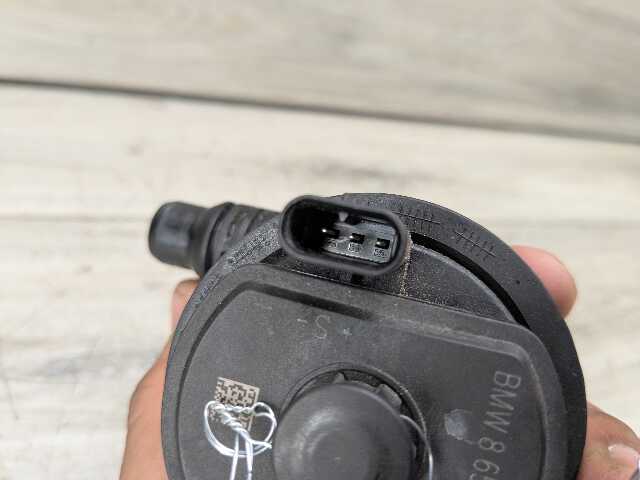 *OEM BMW G01 G05 G20 G22 G30 G42 G80 G82 G83 M3 M4 Engine Auxiliary Water Pump