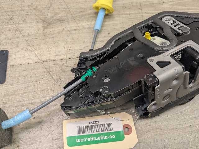 OEM BMW F44 G20 G80 330 M340 M3 FRONT RIGHT PASSENGER Door Lock Latch Actuator