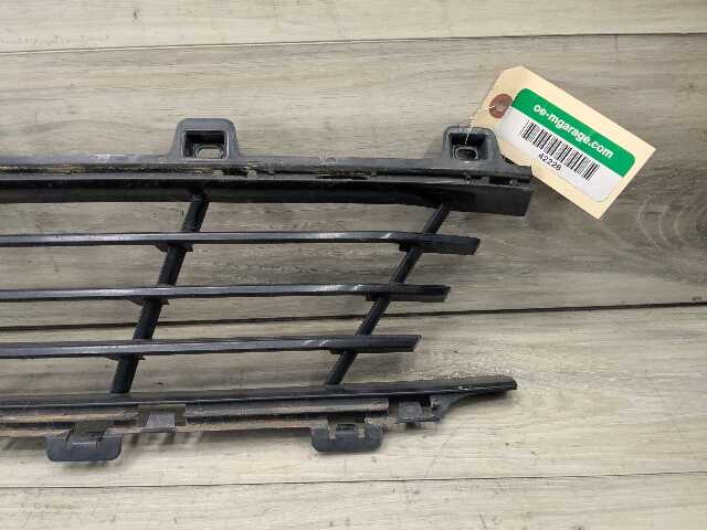 19-22 OEM BMW G20 330 Front Bumper Lower Center Middle Insert Grill Grille LINES