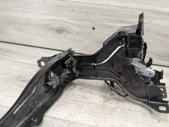 OEM BMW G20 G22 G23 G26 G42 Front Left Driver Headlight Support Mount Bracket