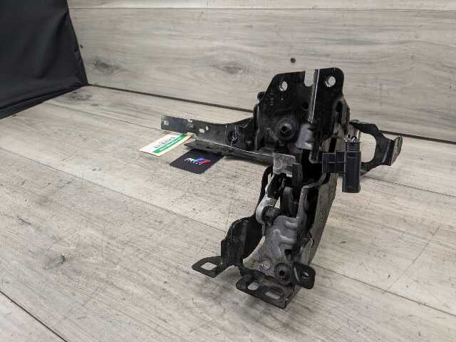 OEM BMW G20 G22 G23 G26 G42 Front Left Driver Headlight Support Mount Bracket