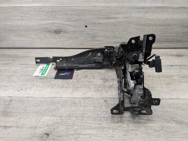 OEM BMW G20 G22 G23 G26 G42 Front Left Driver Headlight Support Mount Bracket