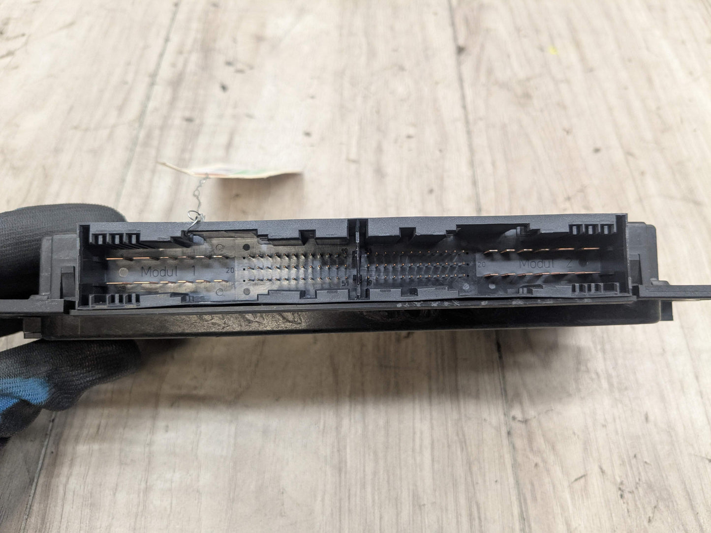 07-13 OEM BMW E84 E89 E90 E92 E93 X1 AHL FRM 3R Footwell Light Control Module