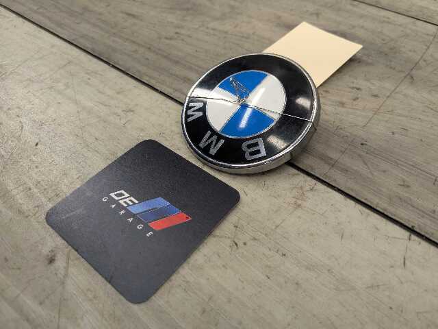 07-13 OEM BMW E93 328 335 Convertible Rear Trunk Lid Round Emblem Badge