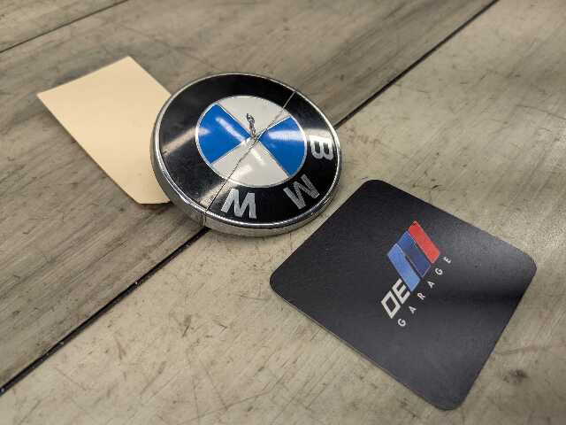 07-13 OEM BMW E93 328 335 Convertible Rear Trunk Lid Round Emblem Badge