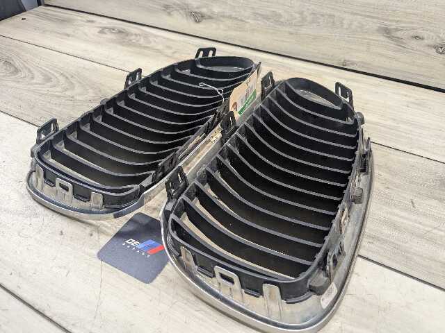 11-13 OEM BMW E92 E93 328 335 LCI Front Upper Bumper Kidney Grilles Black SET