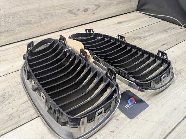 11-13 OEM BMW E92 E93 328 335 LCI Front Upper Bumper Kidney Grilles Black SET
