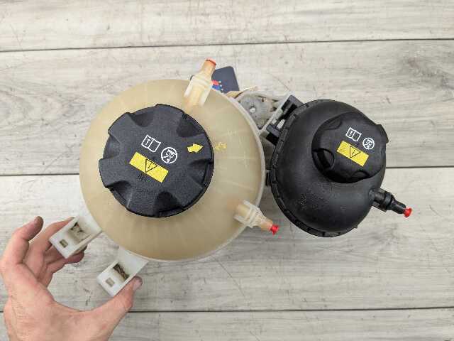 OEM BMW F97 F98 G01 G02 X3 X4 Radiator Coolant Expansion Reservoir Tank SET