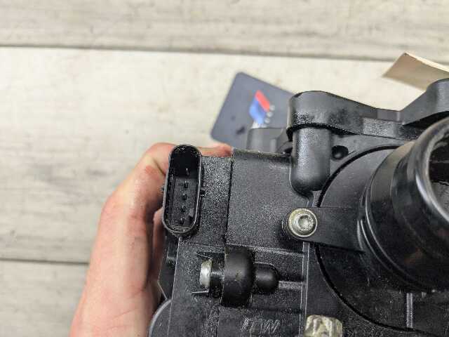 OEM BMW F22 F30 F32 F36 G01 G30 Engine B46 Motor Heat Coolant Thermostat Module