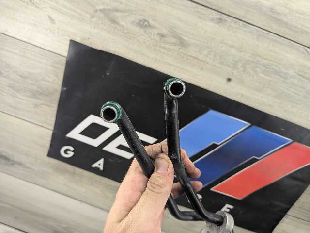 OEM BMW E82 E88 E90 E92 E93 Engine N51 N52 Oil Cooling Pipe Inlet Outlet PAIR