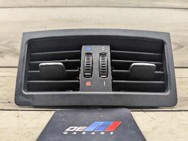 07-13 OEM BMW E92 328 335 Coupe Interior Central Console Rear Vent