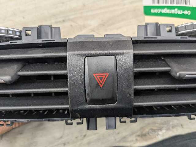 18-21 OEM BMW G01 G02 F97 F98 X3 X4 X3M X4M Dashboard AC Air Vent Center Grille