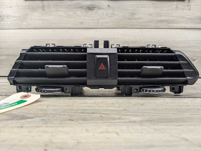 18-21 OEM BMW G01 G02 F97 F98 X3 X4 X3M X4M Dashboard AC Air Vent Center Grille
