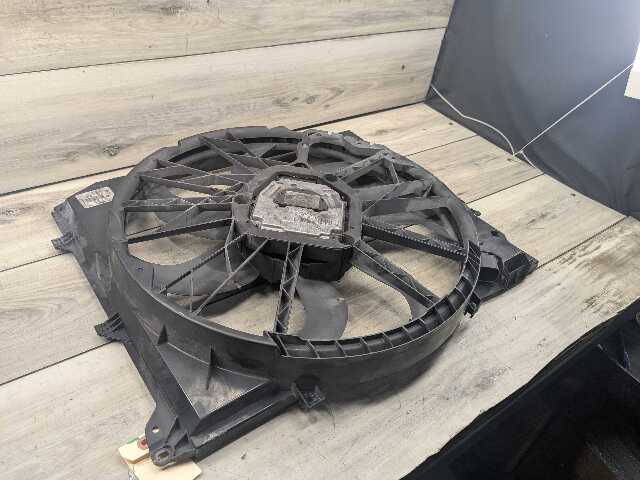 07-13 OEM BMW E82 E88 E90 E92 E93 N52 Radiator Cooling Auxiliary Fan 600W