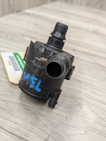 16-19 OEM BMW G11 G12 G30 M550 750 M760 Auxiliary Electric Coolant Water Pump