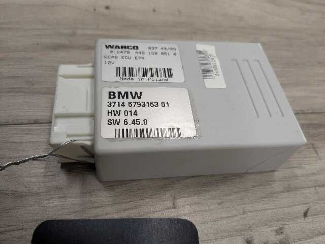 OEM BMW E70 E71 X5 X6 X5M X6M Rear Air Suspension Control Module Computer Unit
