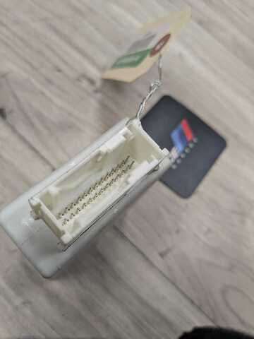 OEM BMW E70 E71 X5 X6 X5M X6M Rear Air Suspension Control Module Computer Unit