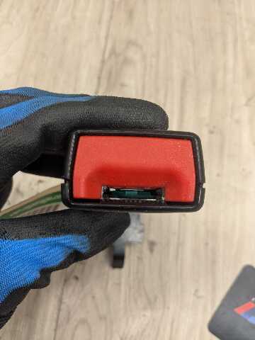 OEM BMW E70 E71 X5 X6 X5M X6M REAR Left or Right Seatbelt Seat Belt Strap Buckle