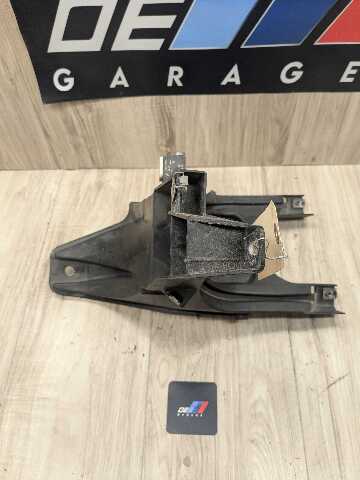 OEM BMW E70 E71 X5 X6 X5M X6M Front Left Driver Fender Mount Support Bracket