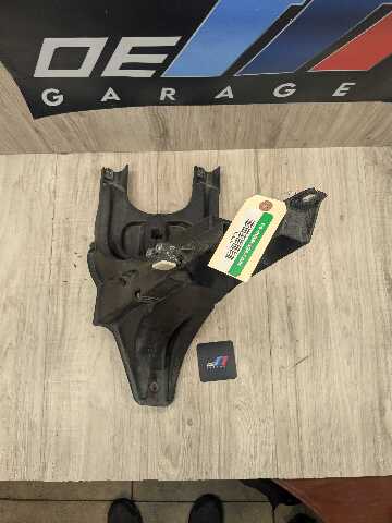 OEM BMW E70 E71 X5 X6 X5M X6M Front Left Driver Fender Mount Support Bracket