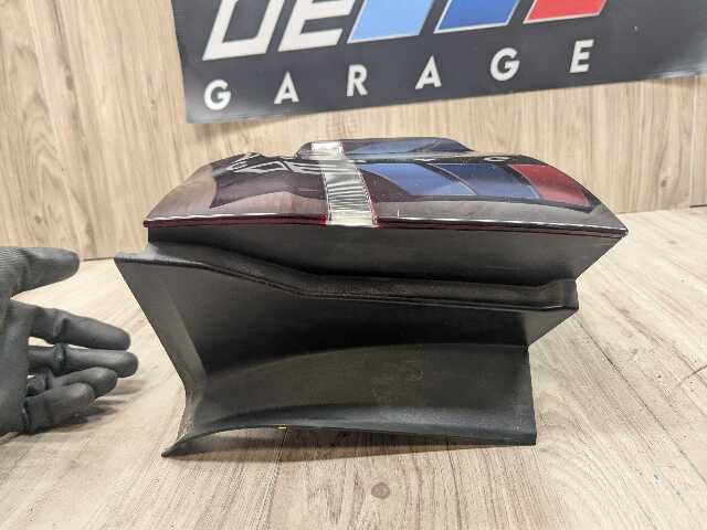 08-12 OEM BMW E71 X6 X6M PRE-LCI Right Passenger Outer Quarter Stop Tail Light