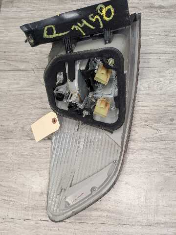 08-12 OEM BMW E71 X6 X6M PRE-LCI Right Passenger Outer Quarter Stop Tail Light