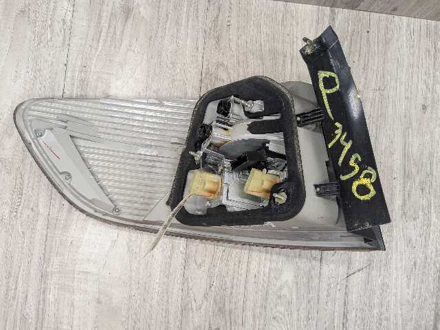 08-12 OEM BMW E71 X6 X6M PRE-LCI Right Passenger Outer Quarter Stop Tail Light