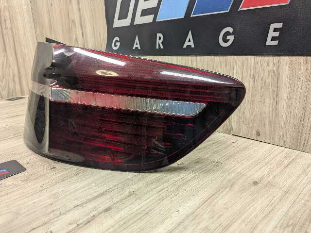 08-12 OEM BMW E71 X6 X6M PRE-LCI Right Passenger Outer Quarter Stop Tail Light