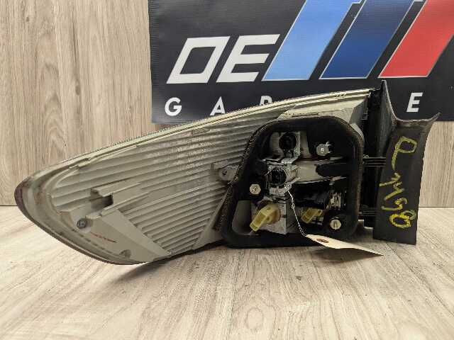 08-12 OEM BMW E71 X6 X6M PRE-LCI Right Passenger Outer Quarter Stop Tail Light