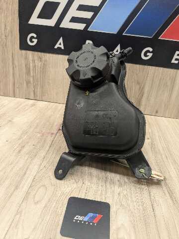 06-13 OEM BMW E90 E91 E92 E93 328 335 Radiator Coolant Bottle Reservoir Tank