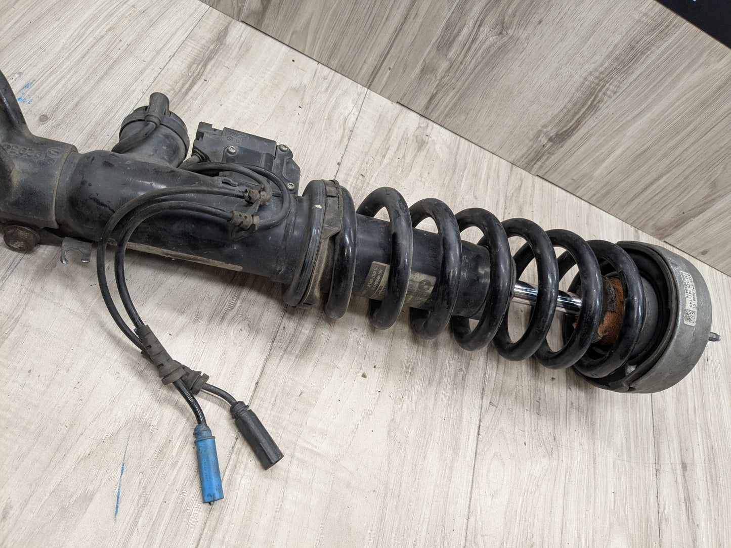 OEM BMW E70 E71 X5M X6M Front Right Passenger Spring Strut Shock Absorber VDC