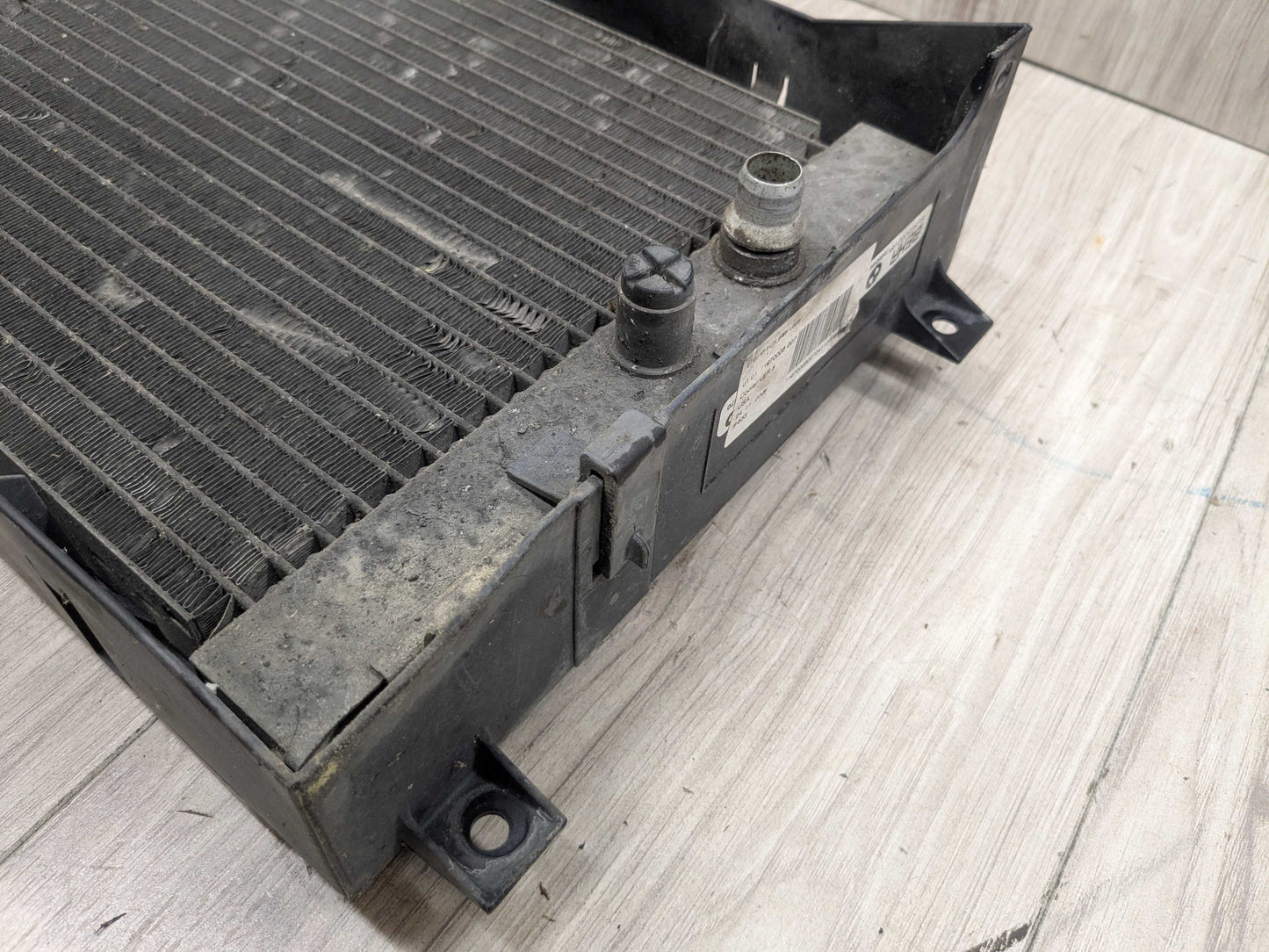 10-14 OEM BMW E70 E71 X5M X6M S63 Left Driver Radiator Auxiliary Water Coolant