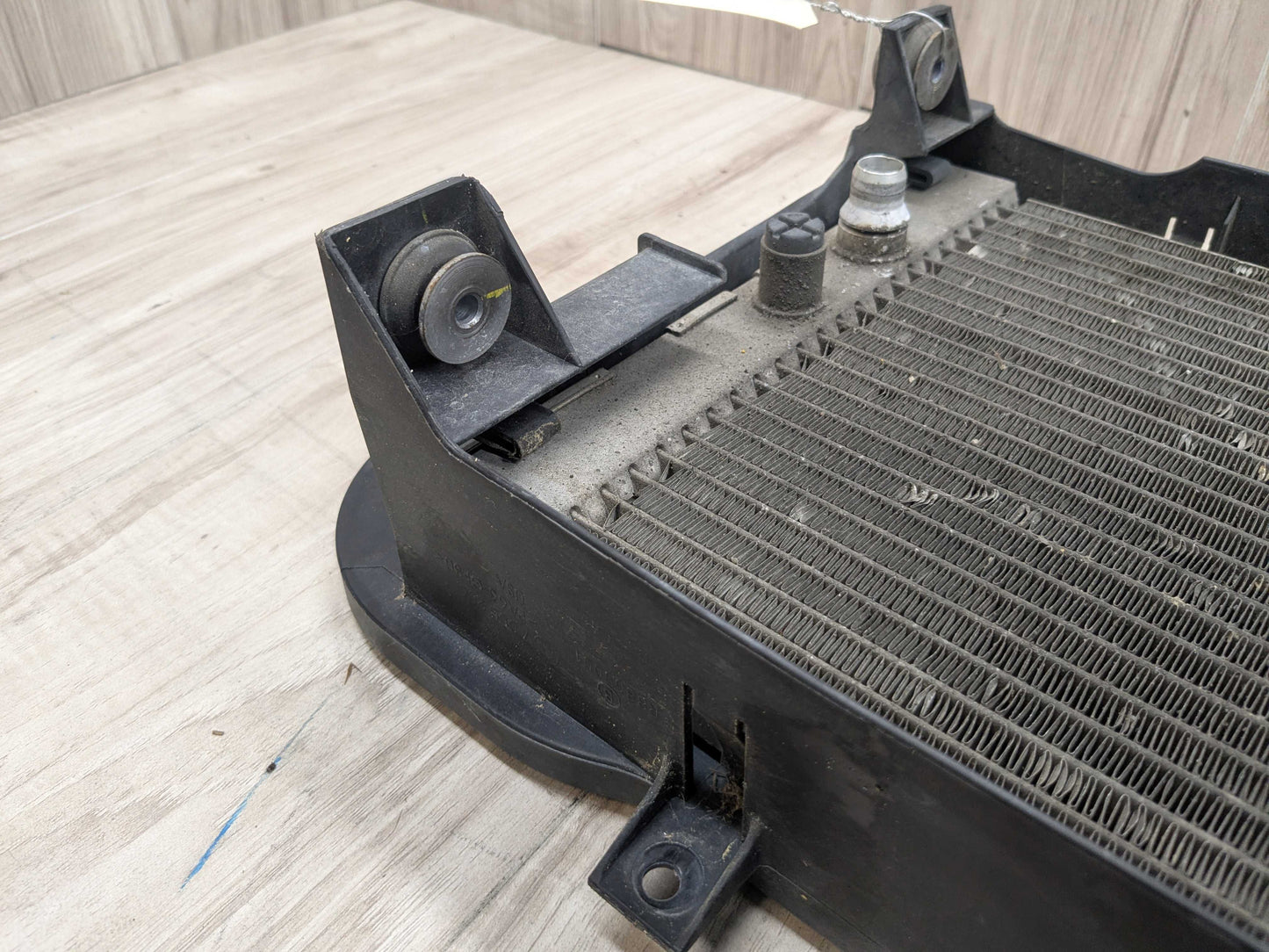 10-14 OEM BMW E70 E71 X5M X6M S63 Left Driver Radiator Auxiliary Water Coolant