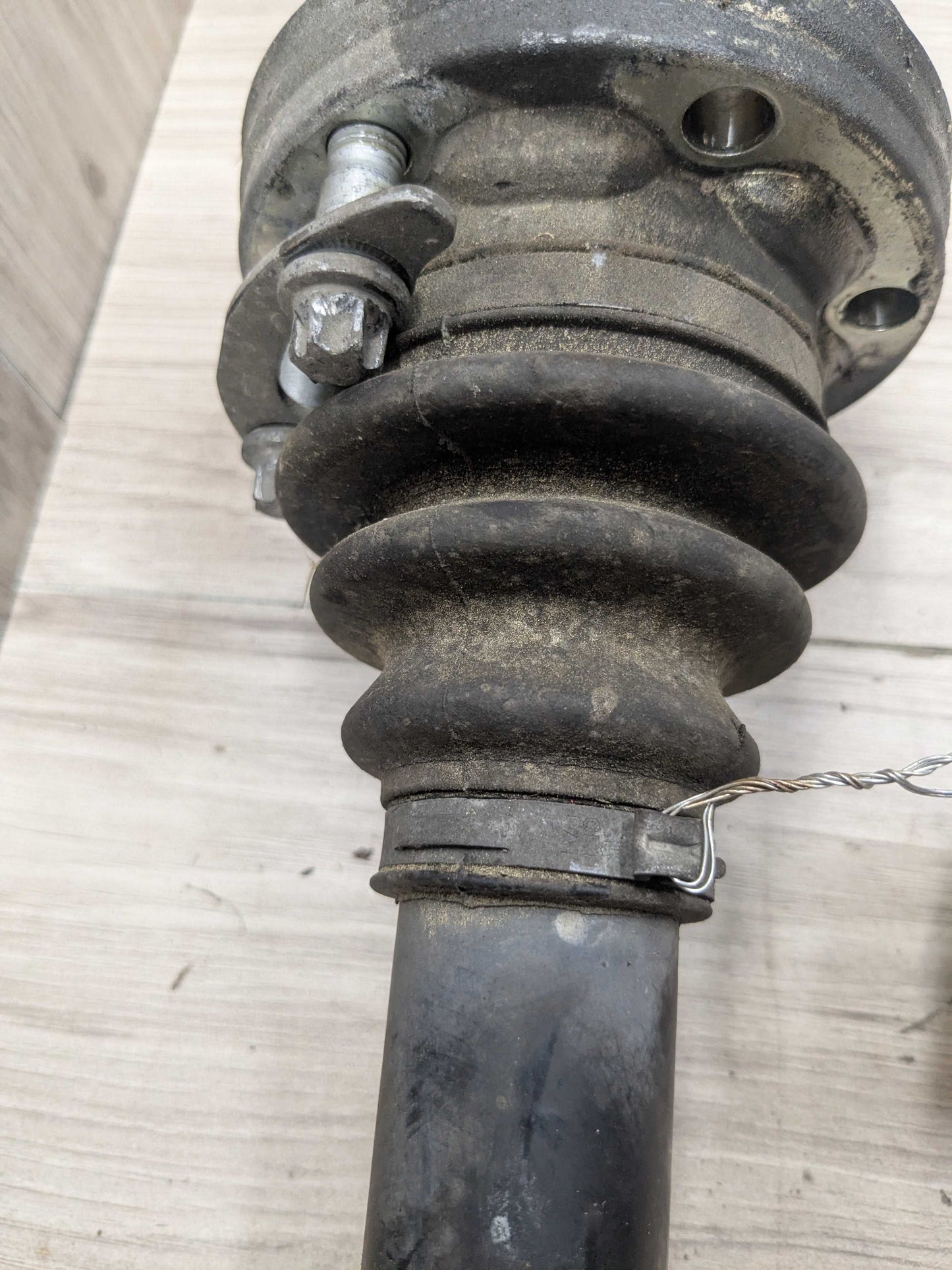 10-14 OEM BMW E70 E71 X5M X6M REAR Left or Right Side Output Half Shaft CV Axle