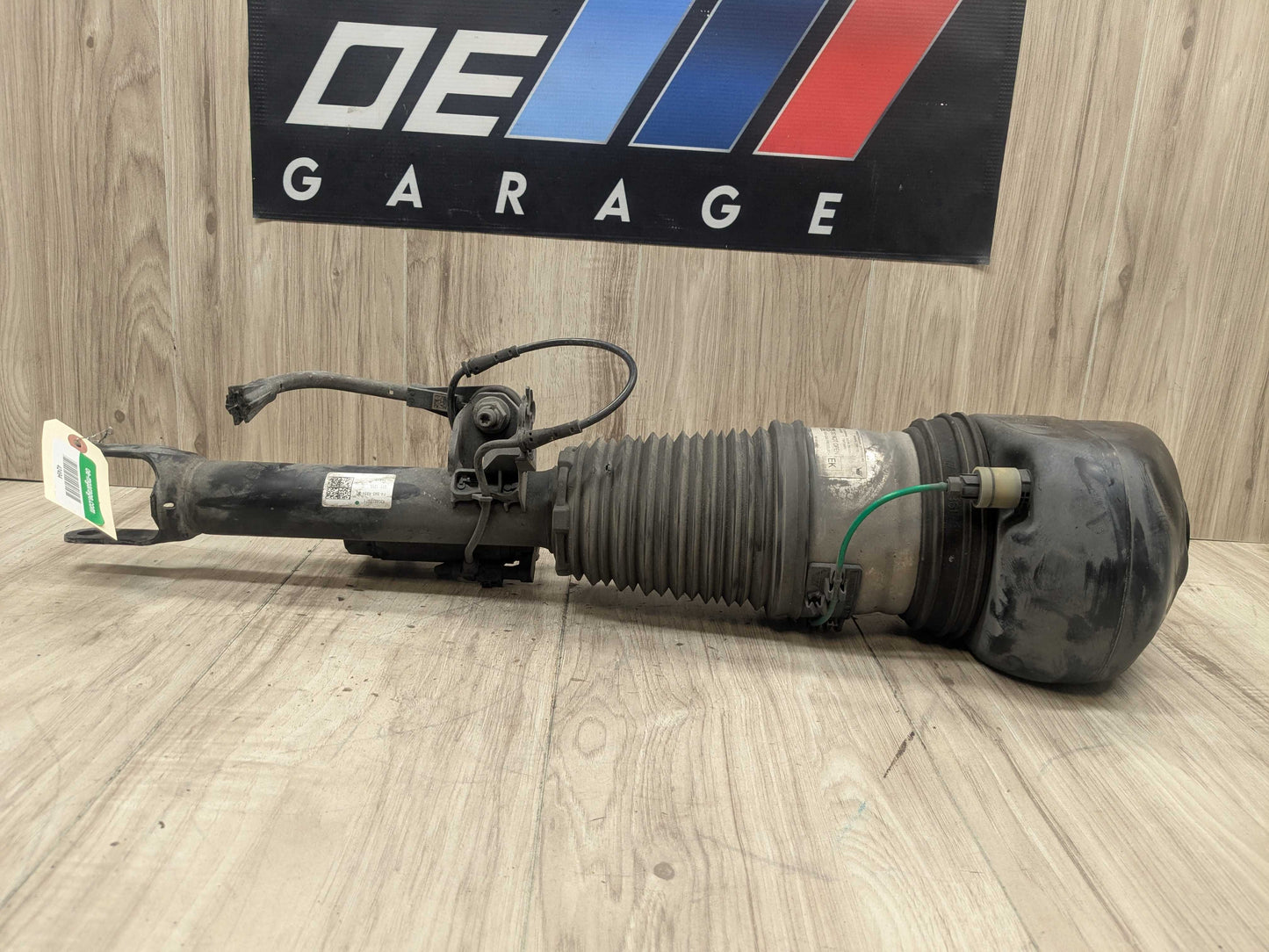 *16-22 OEM BMW G11 G12 740i RWD FRONT Left Driver Air Suspension Shock Absorber