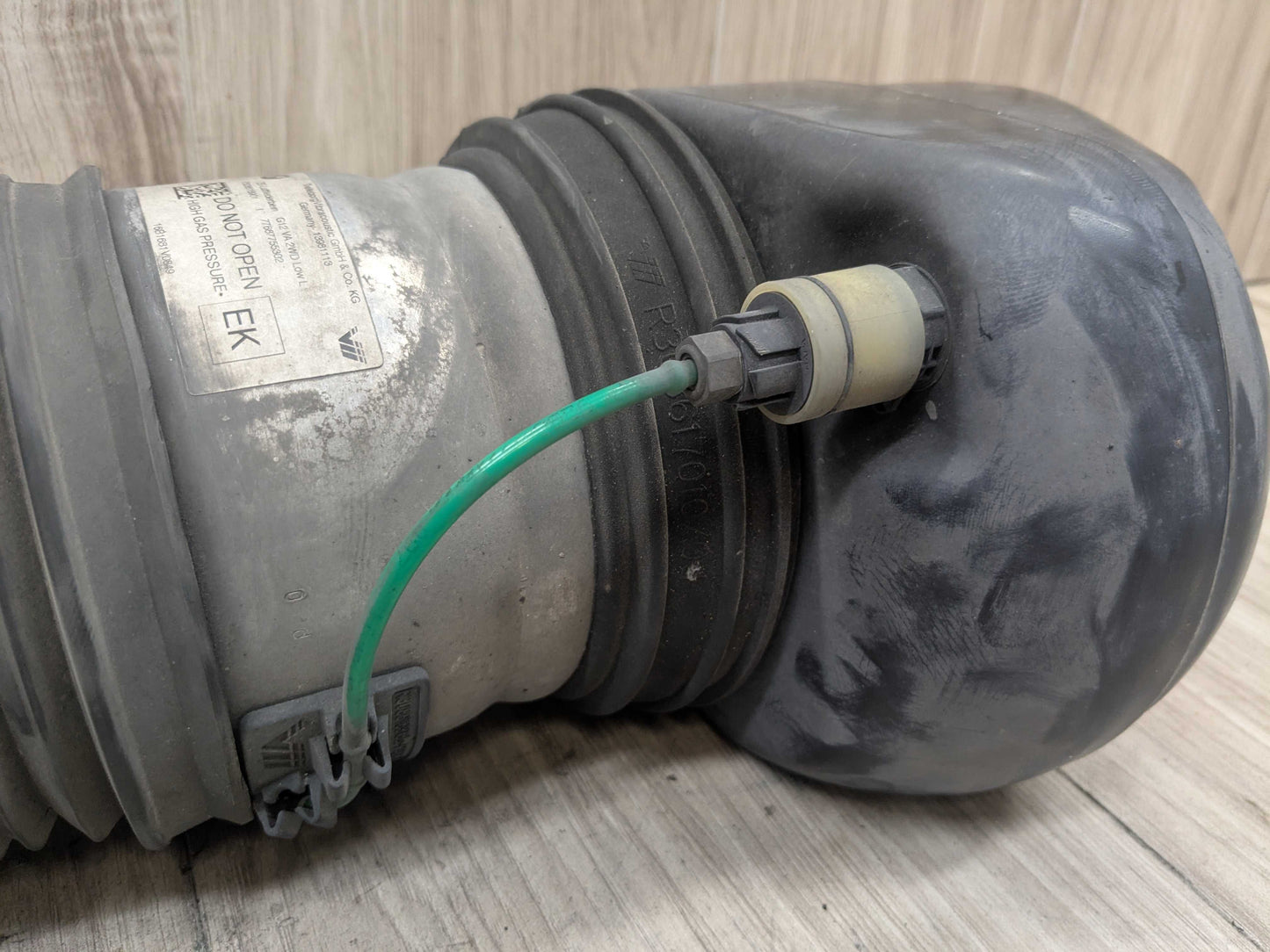 *16-22 OEM BMW G11 G12 740i RWD FRONT Left Driver Air Suspension Shock Absorber