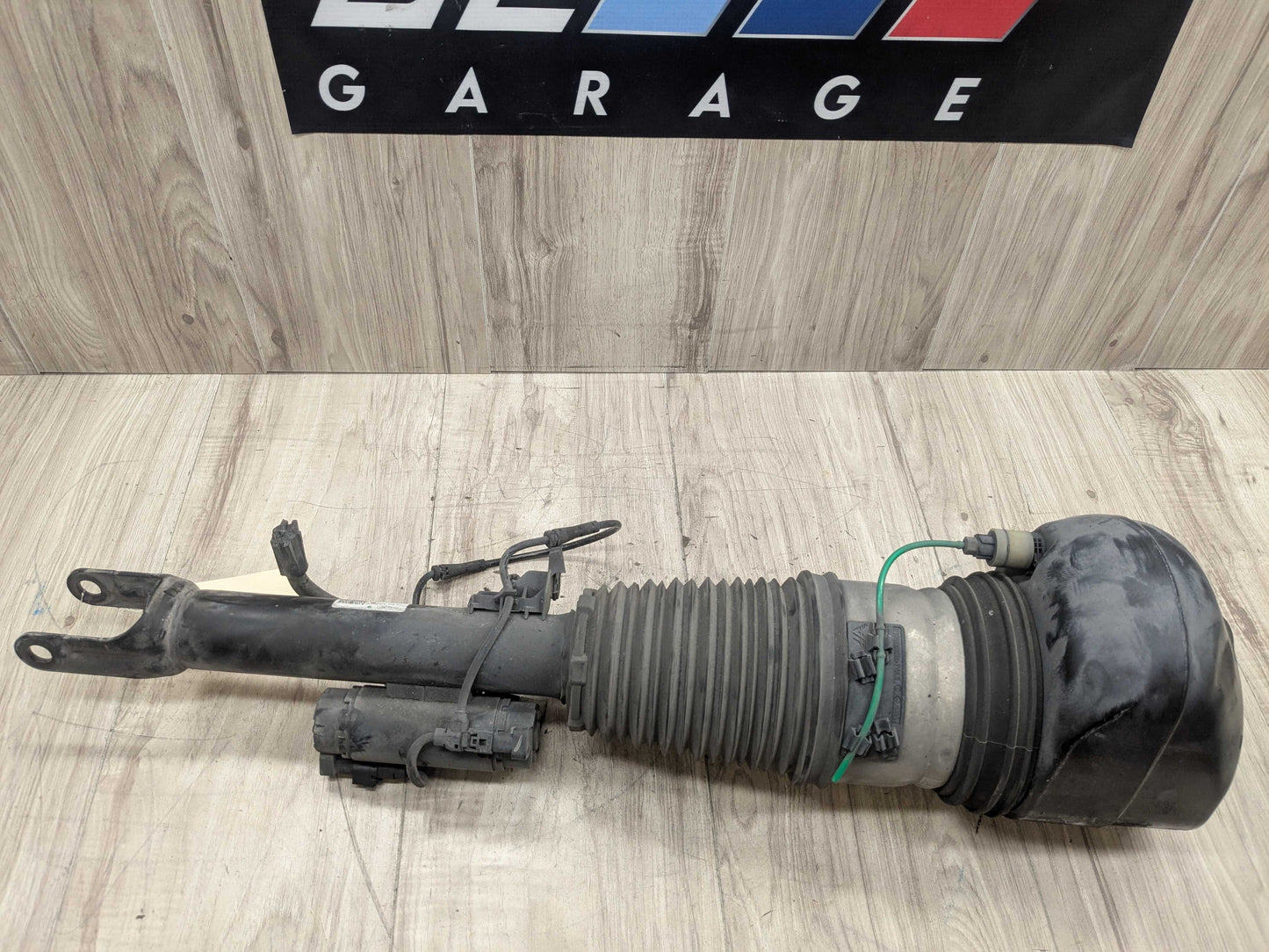 *16-22 OEM BMW G11 G12 740i RWD FRONT Left Driver Air Suspension Shock Absorber