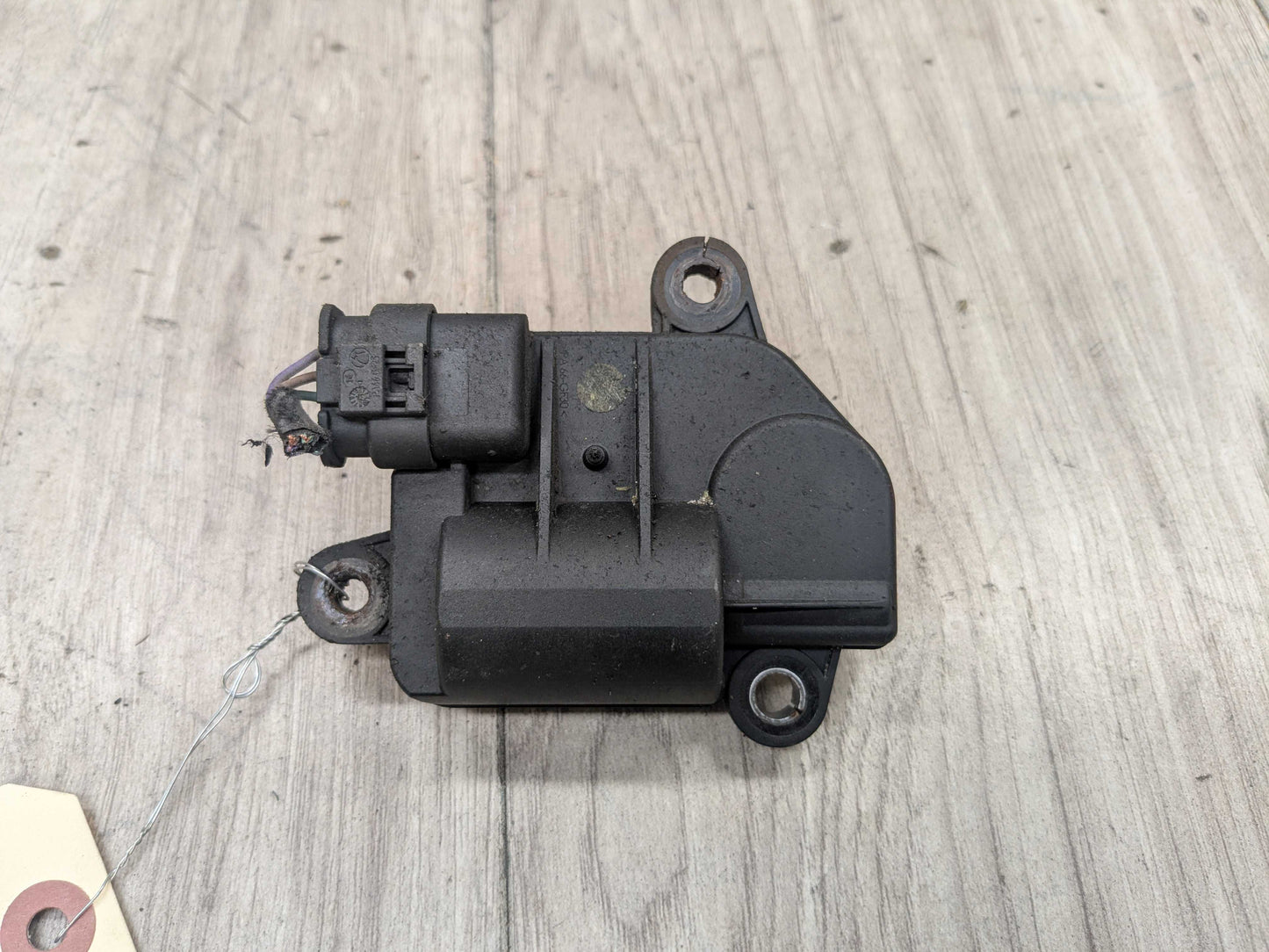*OEM BMW F15 F16 F22 F23 F30 F32 F33 F36 F44 Muffler Exhaust Flap Actuator Motor