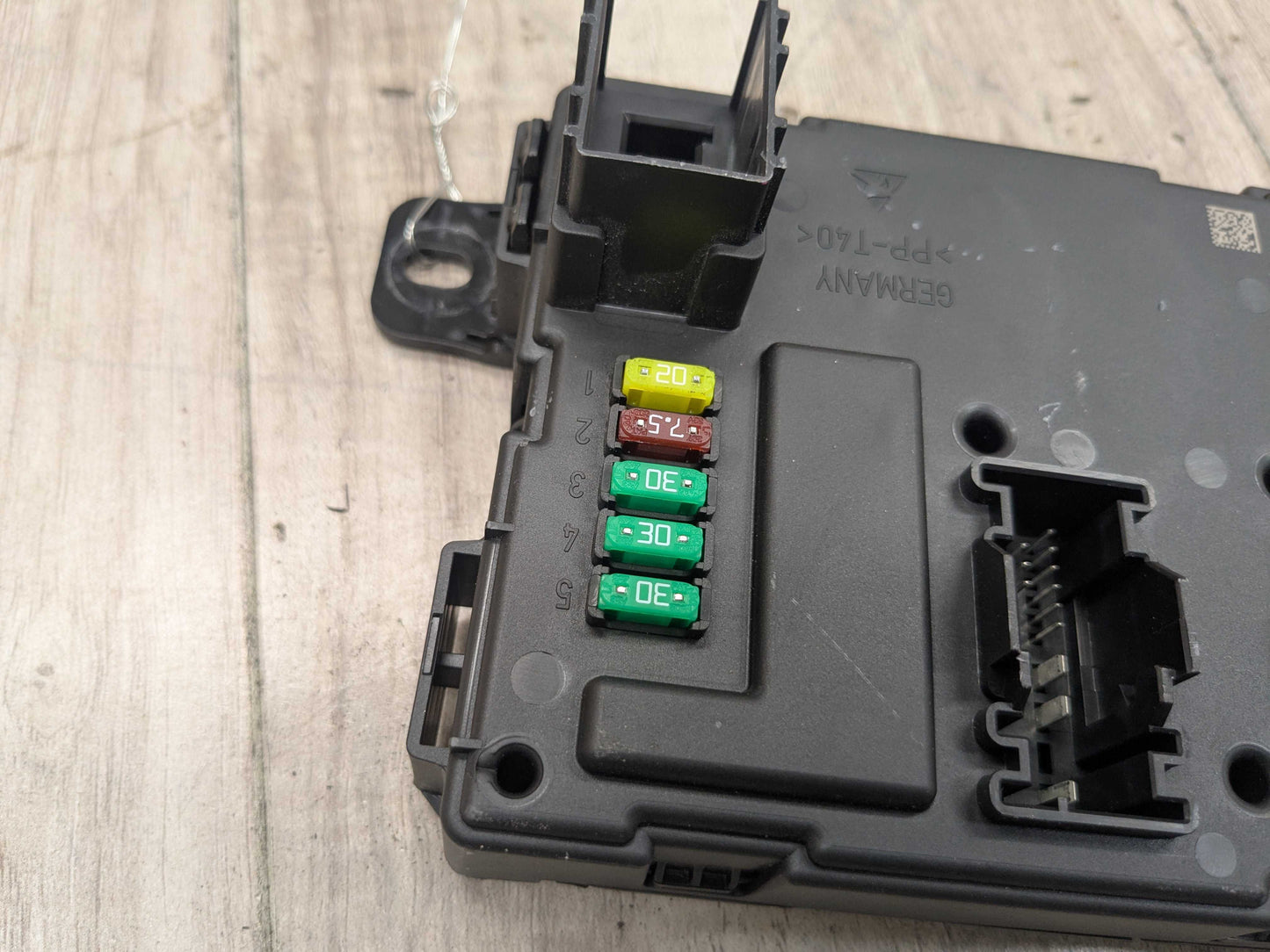 12-18 OEM BMW F82 F30 F32 REM Rear Body Control Unit Electronic Module BCM Box
