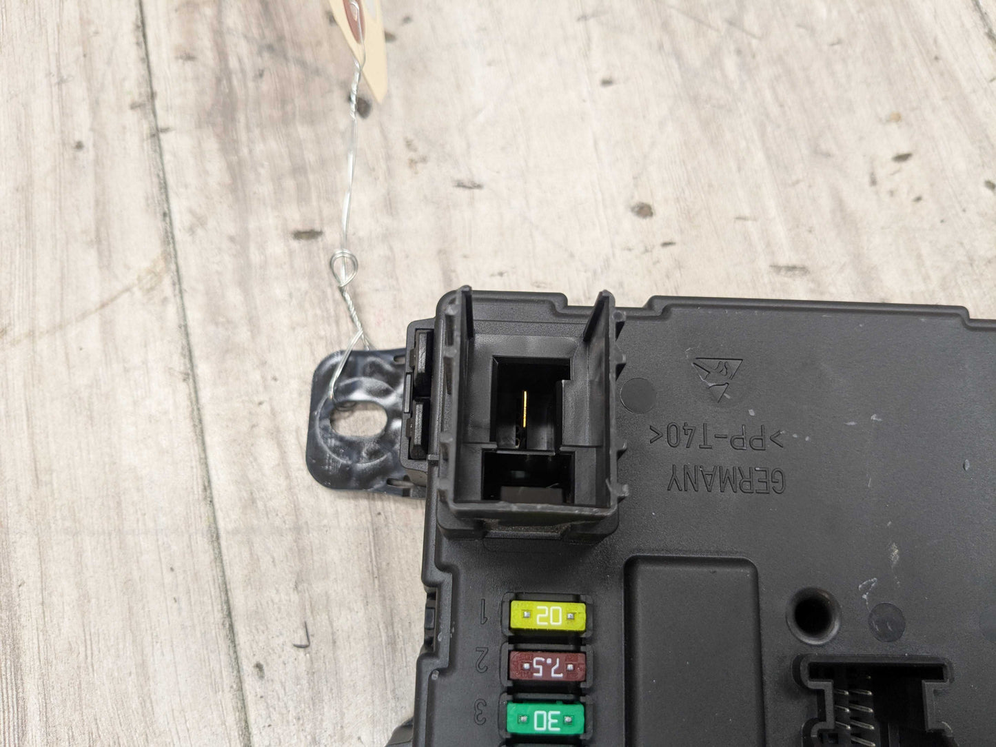 12-18 OEM BMW F82 F30 F32 REM Rear Body Control Unit Electronic Module BCM Box