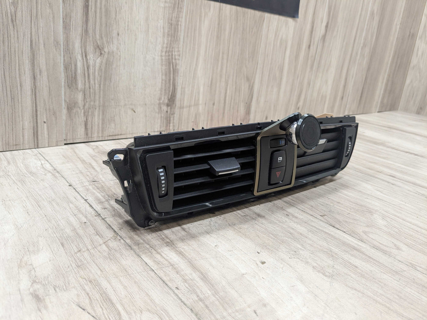 *OEM BMW F30 F32 F33 F36 F80 F82 F83 M3 M4 Front Dash Central AC Air Vent Grille