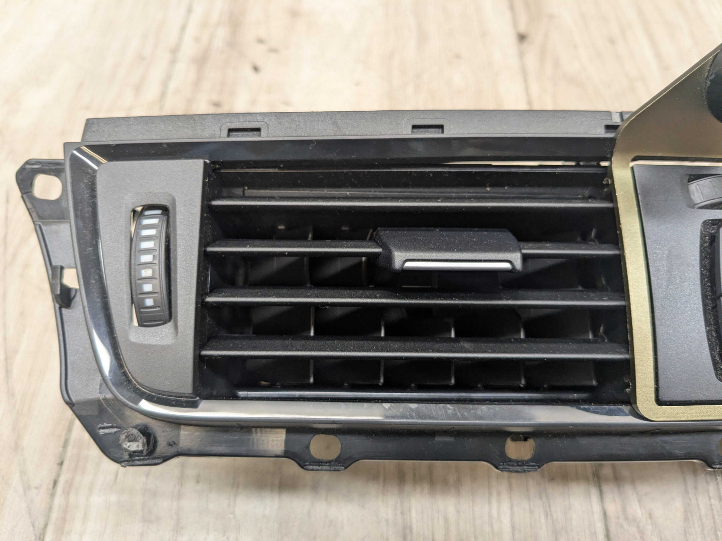 *OEM BMW F30 F32 F33 F36 F80 F82 F83 M3 M4 Front Dash Central AC Air Vent Grille