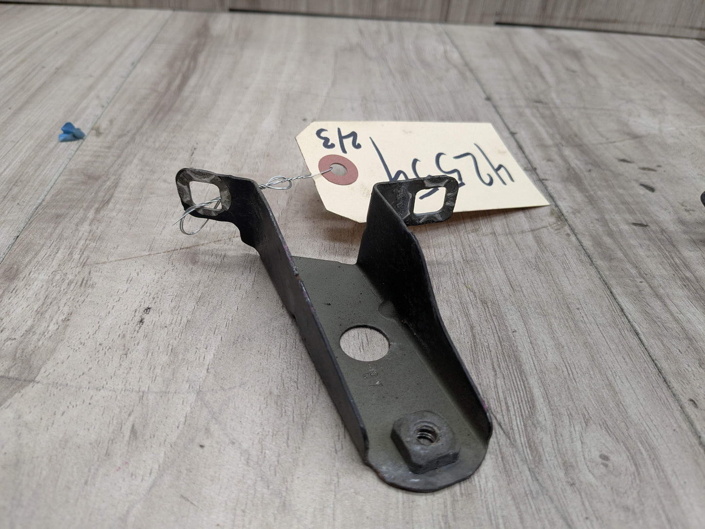 OEM BMW F30 F32 F33 F36 Front Right Passenger Fender Wing Holder Bracket SET