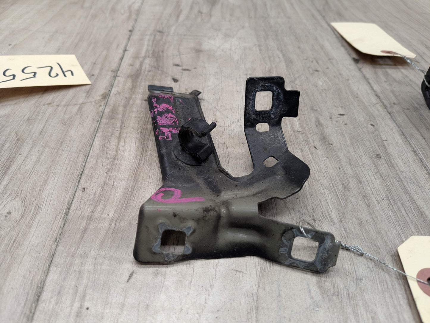 OEM BMW F30 F32 F33 F36 Front Right Passenger Fender Wing Holder Bracket SET