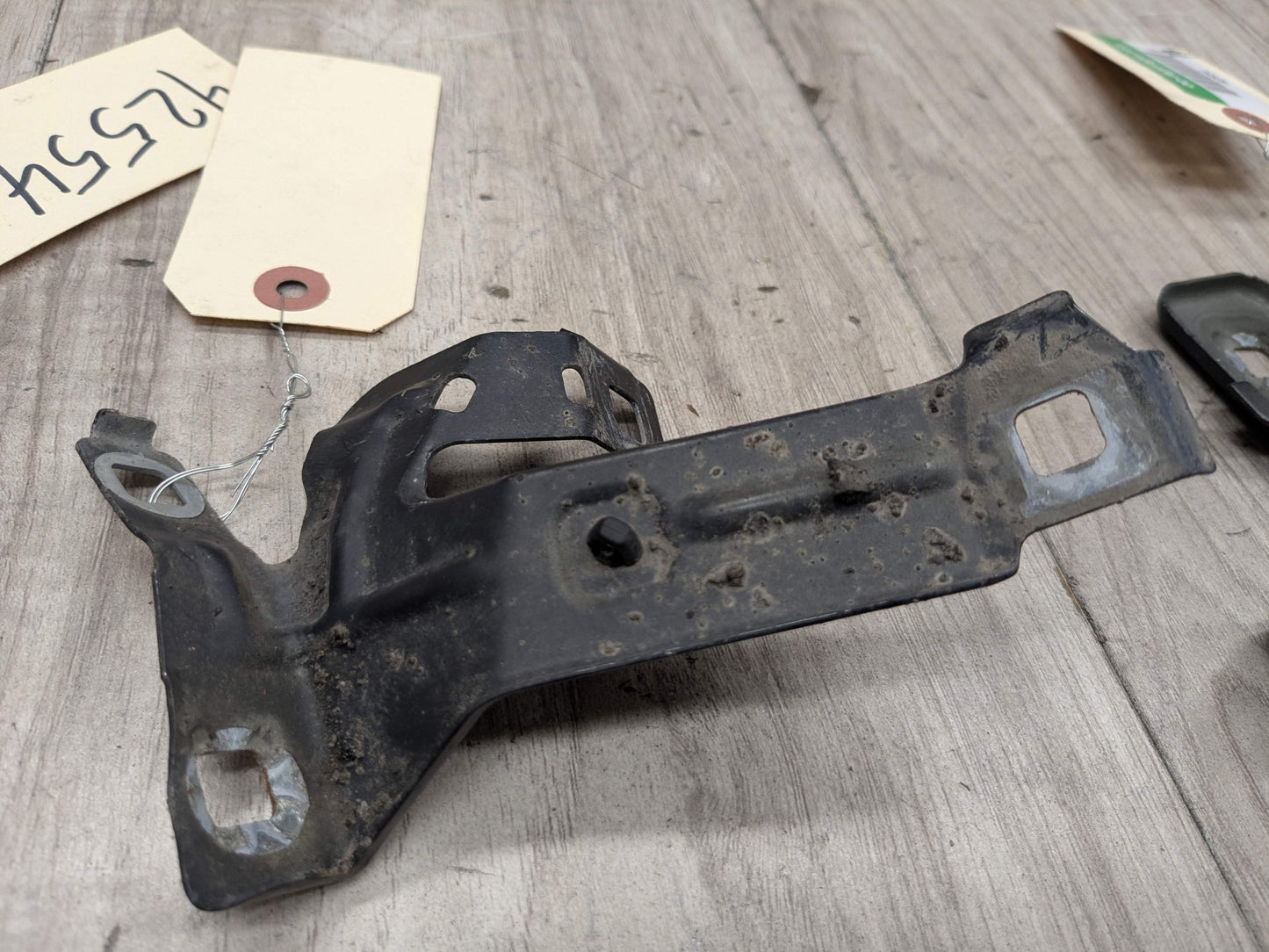 OEM BMW F30 F32 F33 F36 Front Right Passenger Fender Wing Holder Bracket SET