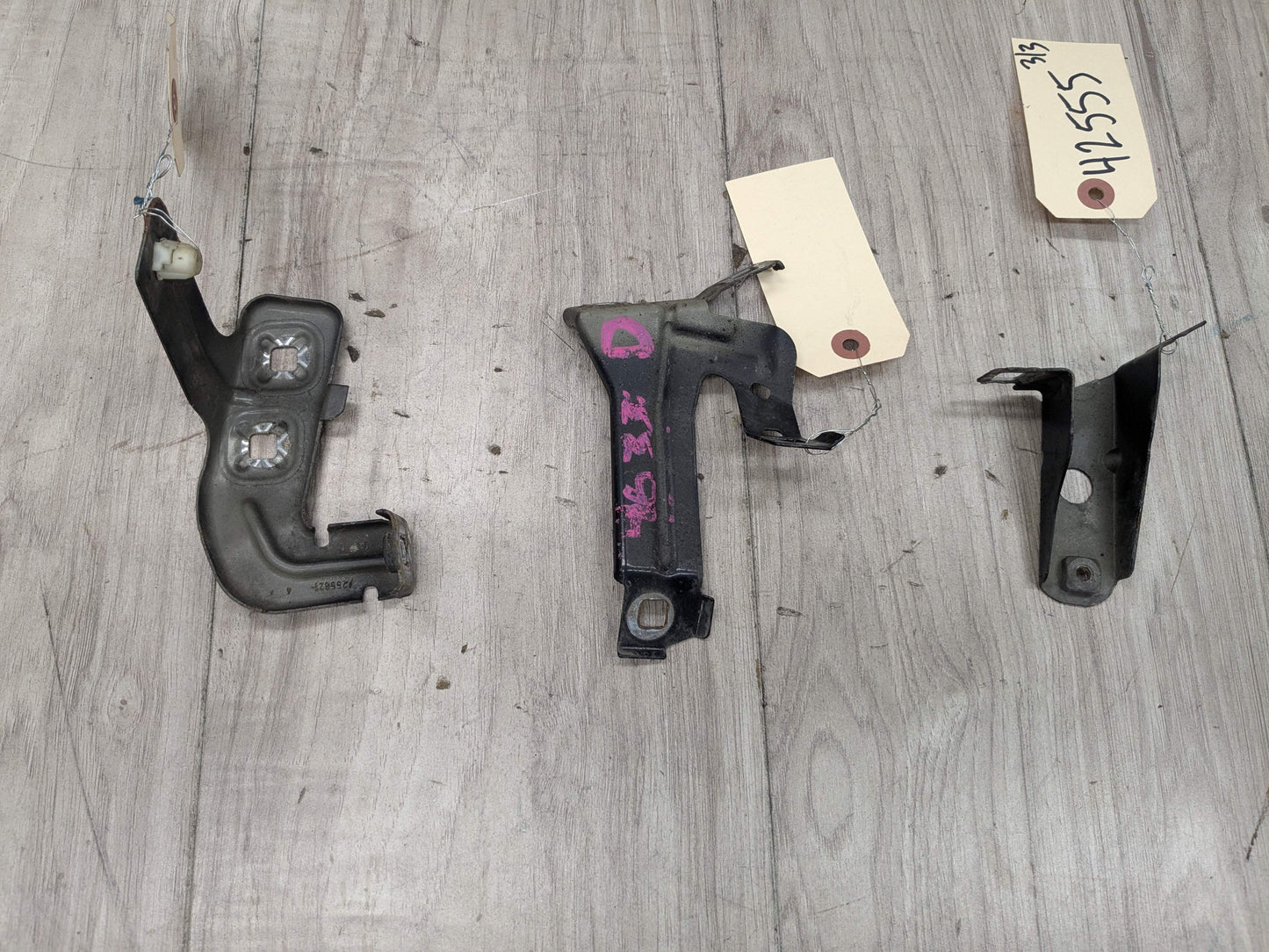 12-20 OEM BMW F30 F32 F33 F36 Front Left Driver Fender Wing Holder Bracket SET