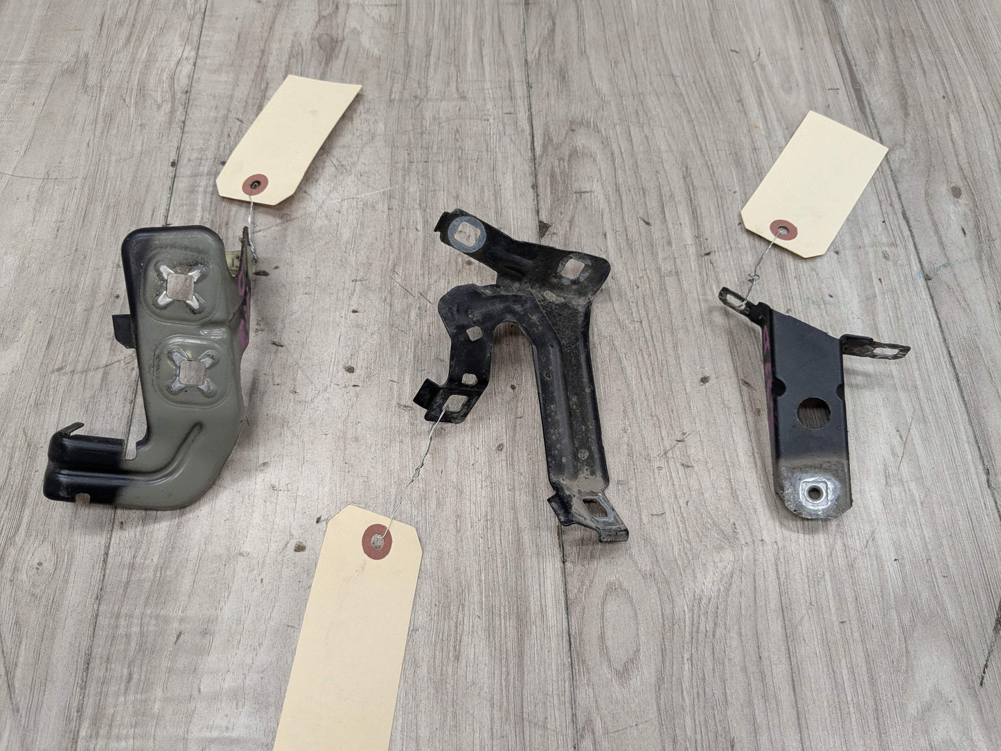 12-20 OEM BMW F30 F32 F33 F36 Front Left Driver Fender Wing Holder Bracket SET