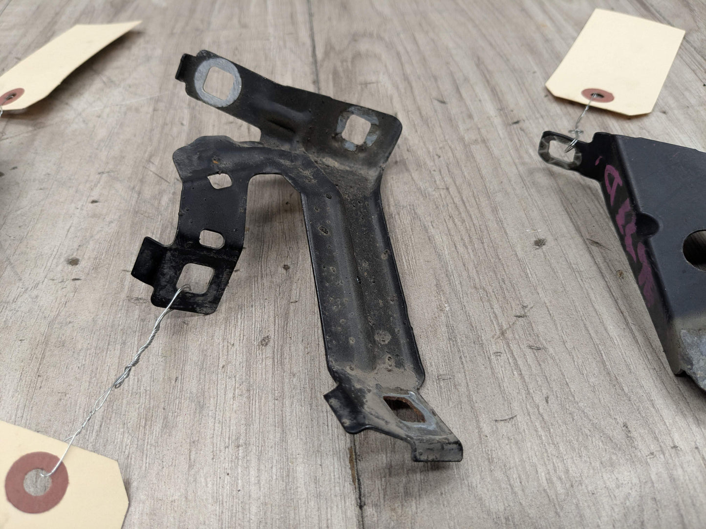 12-20 OEM BMW F30 F32 F33 F36 Front Left Driver Fender Wing Holder Bracket SET