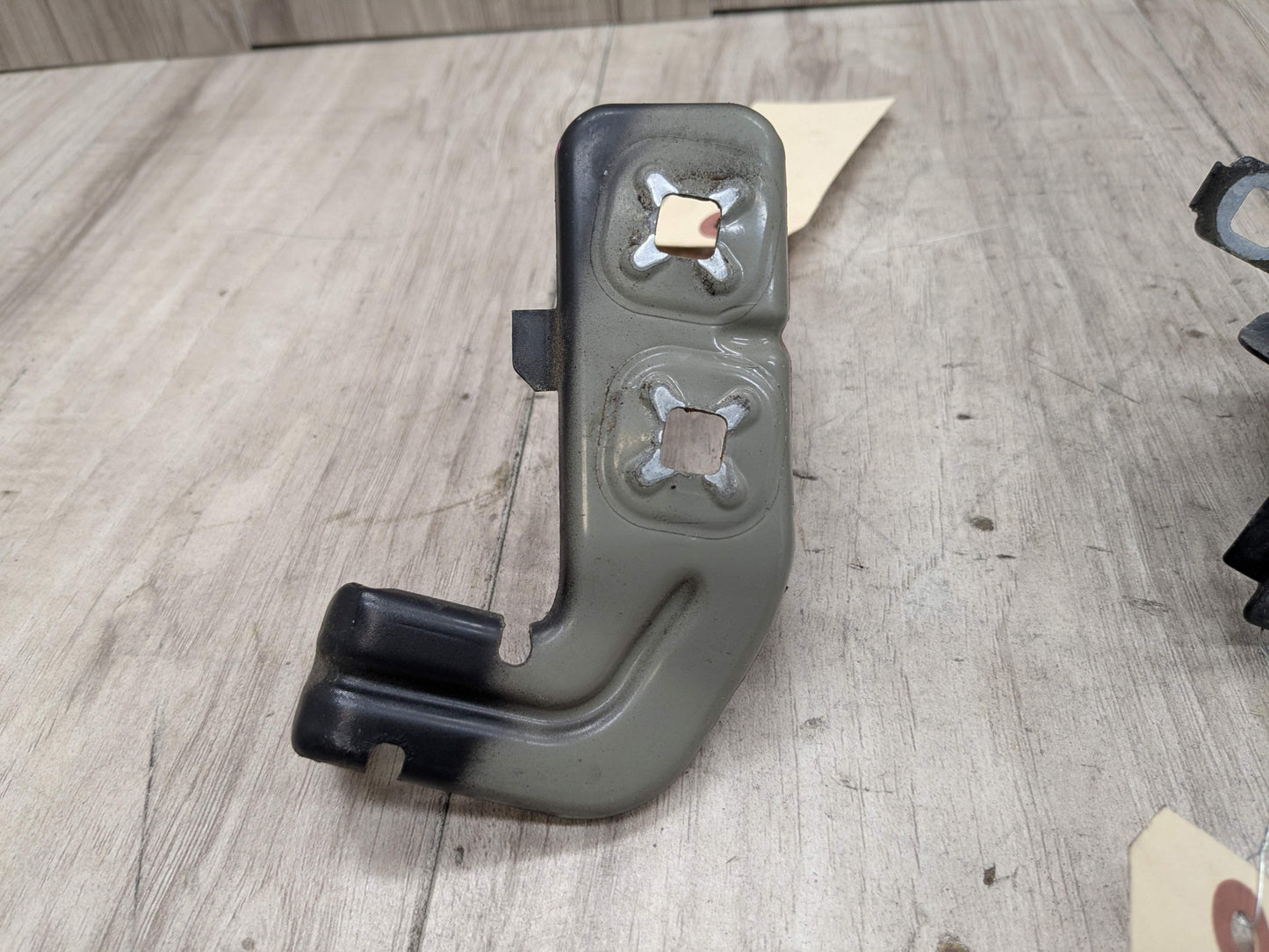 12-20 OEM BMW F30 F32 F33 F36 Front Left Driver Fender Wing Holder Bracket SET